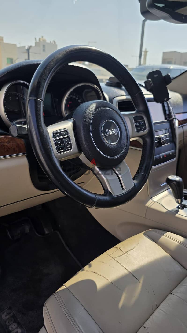 FOR SALE: 2011 Jeep Grand Cherokee 4x4 - Full Option - V8* 5