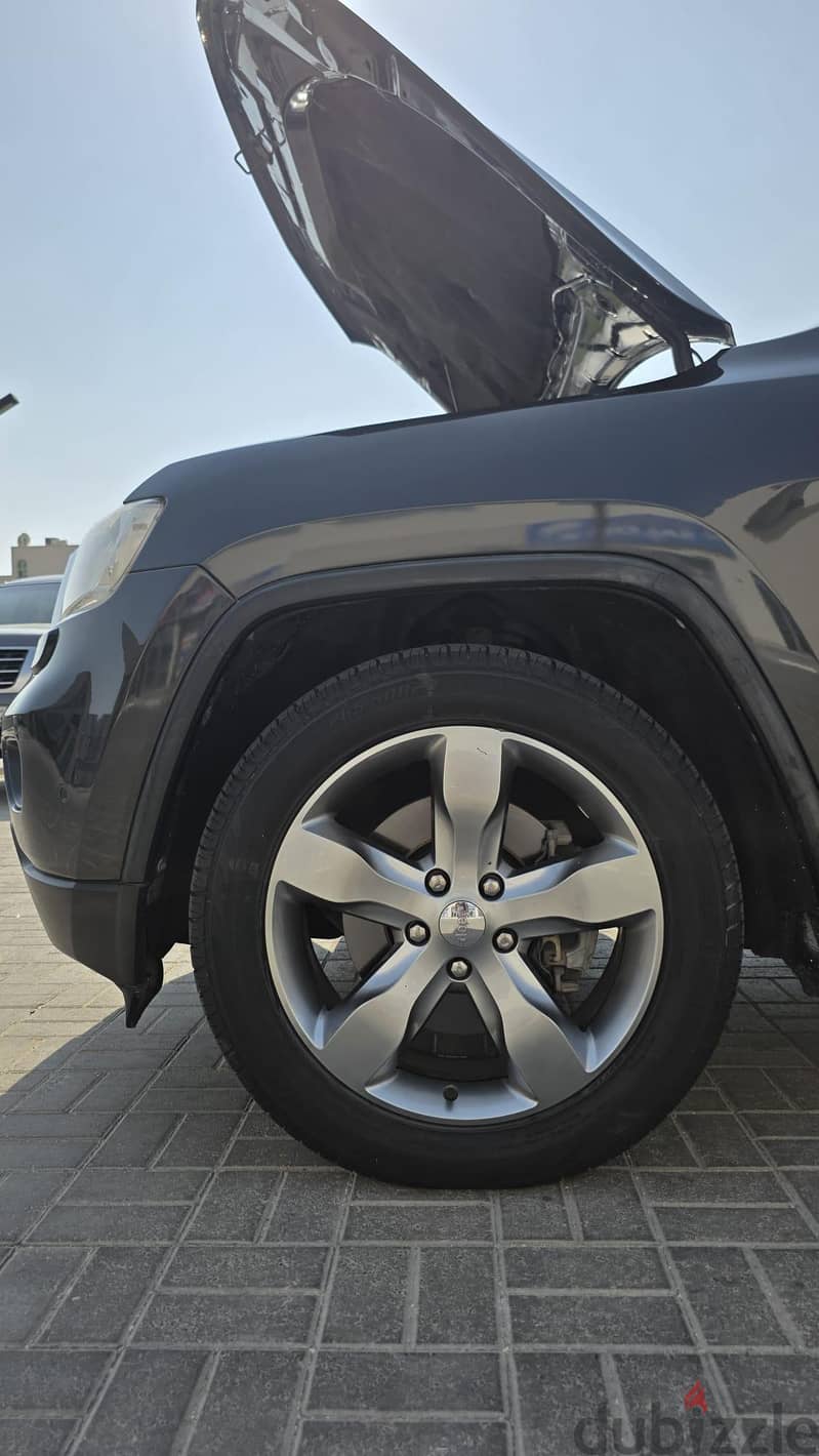 FOR SALE: 2011 Jeep Grand Cherokee 4x4 - Full Option - V8* 13