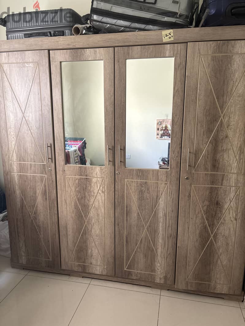 Kind size bed and 4 drawer cupboards with mirror 2