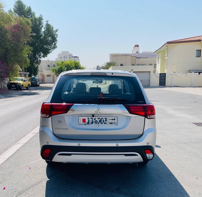 Mitsubishi Outlander 2019 zero accident 8
