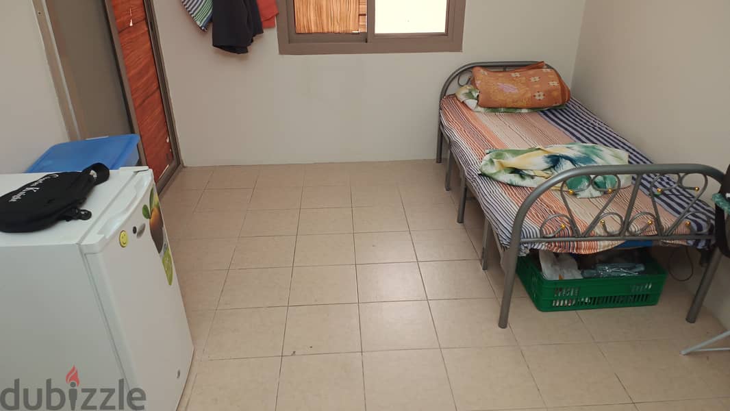 Room for rent with ewa 3