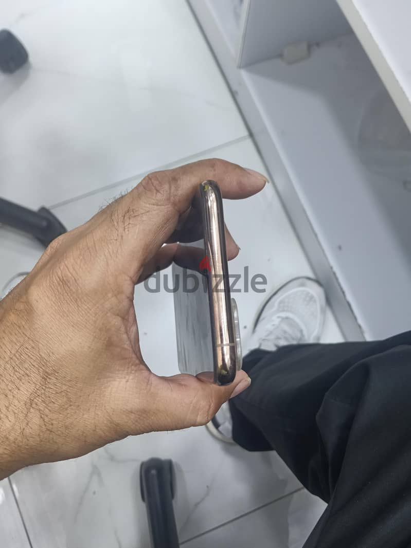 Apple - iPhone 11 Pro Max 3