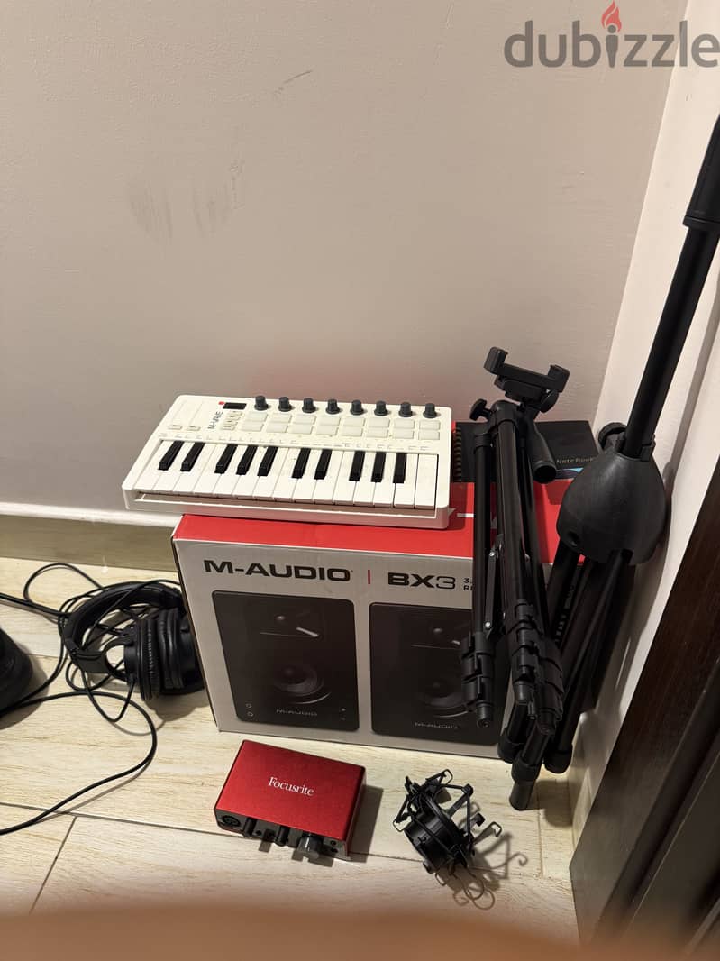 Studio Setup, Studio Monitors(Speakers), Sound card (focusrite) 2