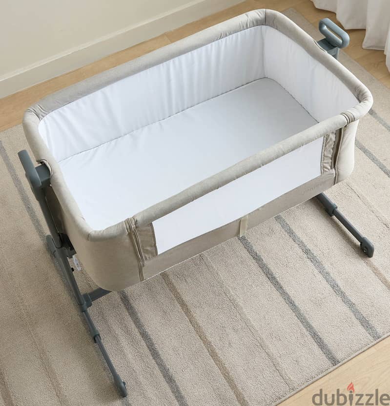 Juniors Baby Bassinet for sale. Excellent condition! 1