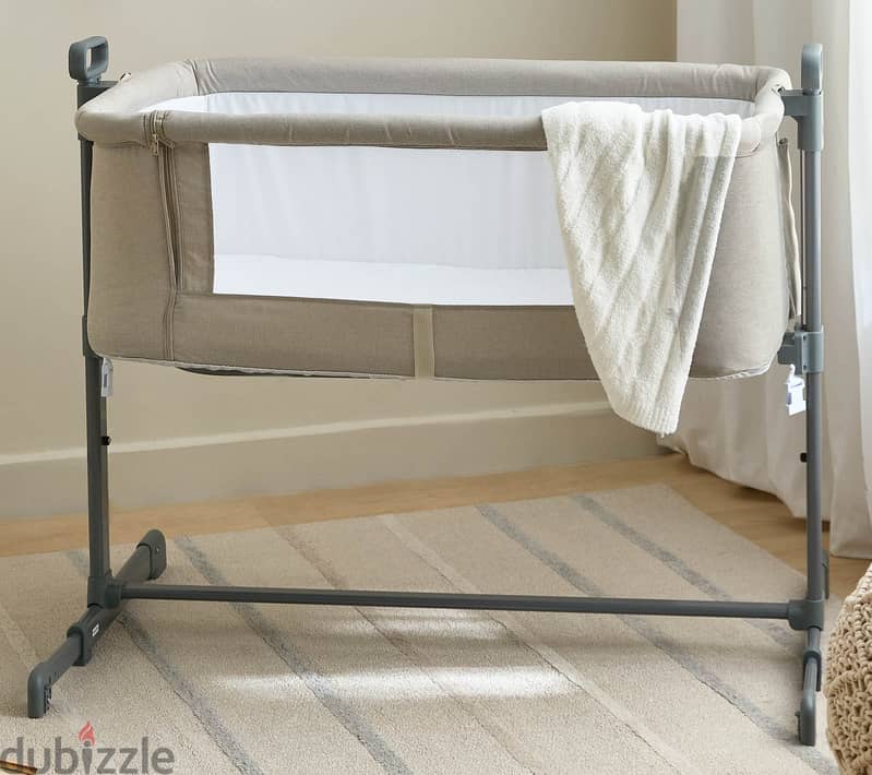 Juniors Baby Bassinet for sale. Excellent condition! 3