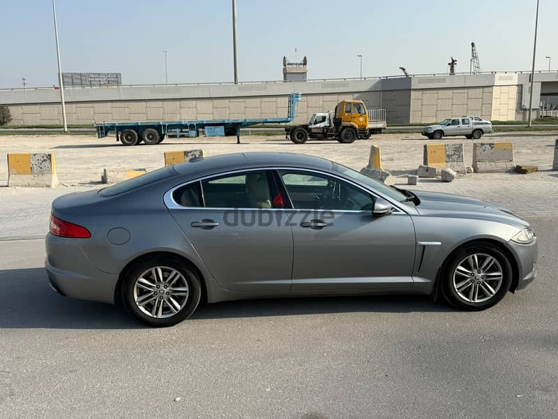 Jaguar XF 2012 Grey 2