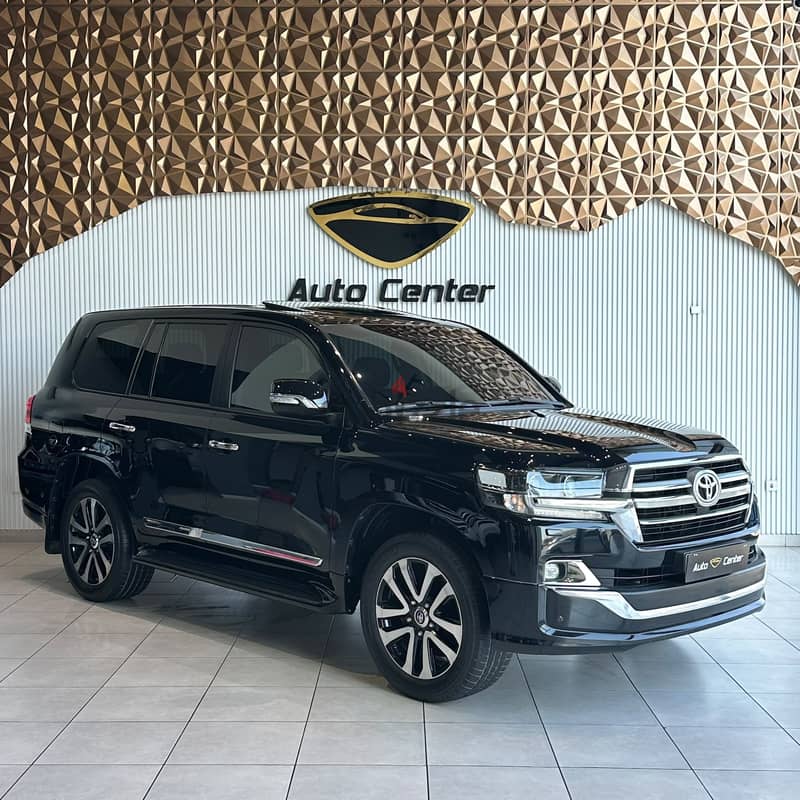 TOYOTA LAND CRUISER GXR GRAND TOURING V8 2019 BLACK 1