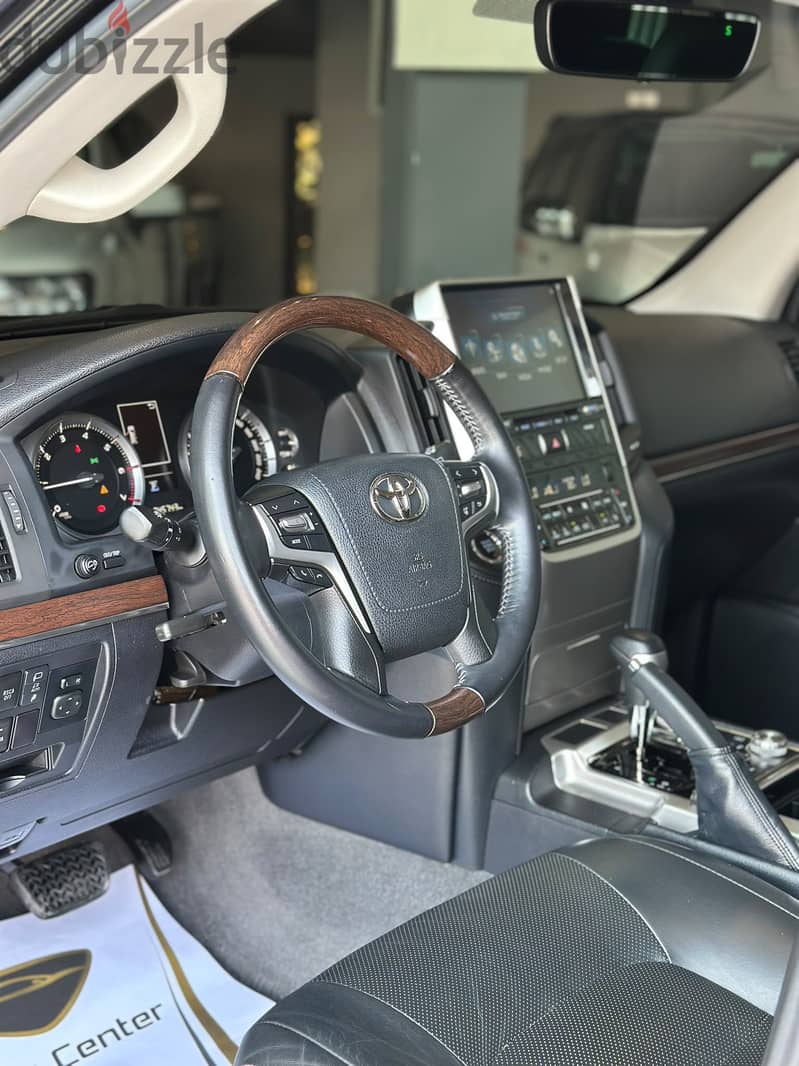 TOYOTA LAND CRUISER GXR GRAND TOURING V8 2019 BLACK 7