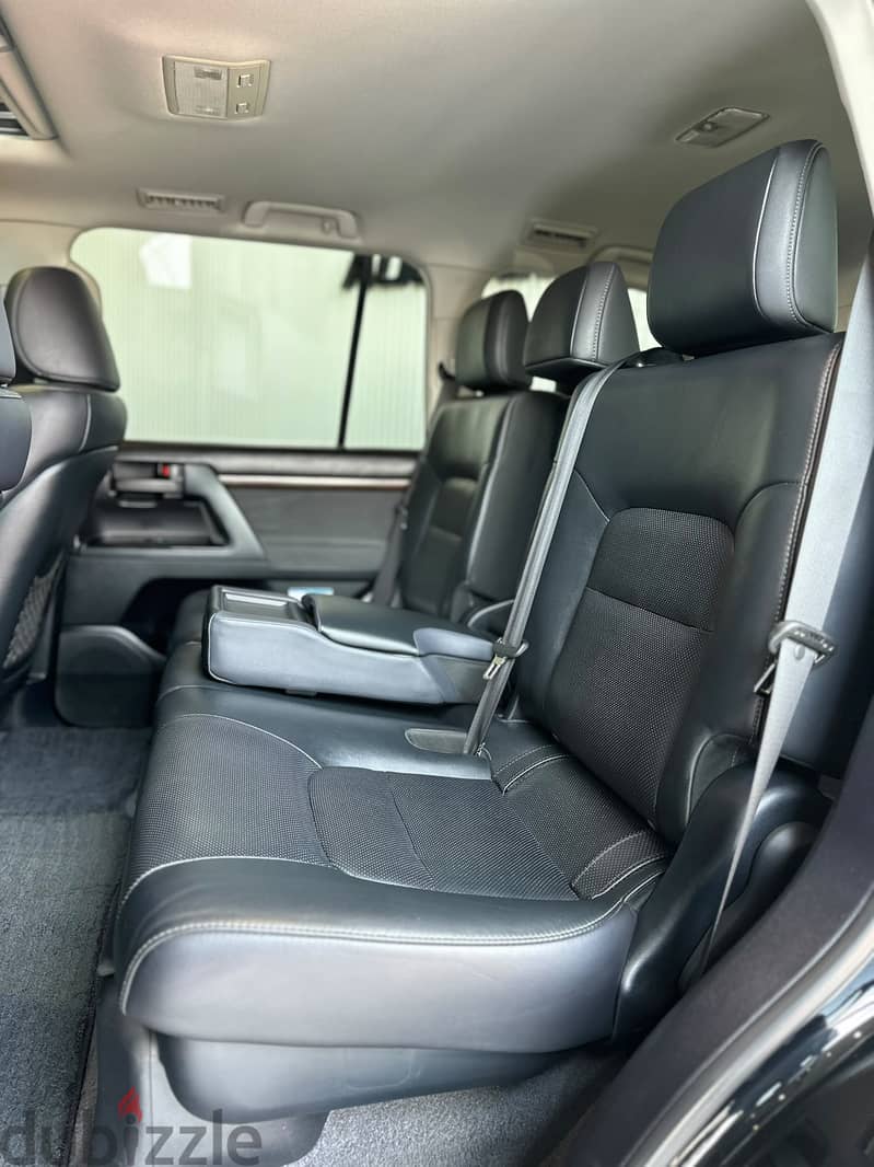 TOYOTA LAND CRUISER GXR GRAND TOURING V8 2019 BLACK 9