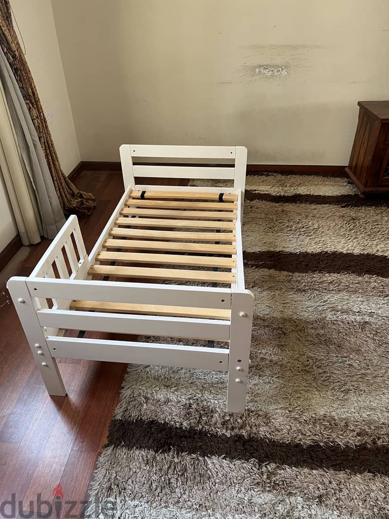 سرير أطفال خشبي أبيض | White Wooden Kids Bed 1