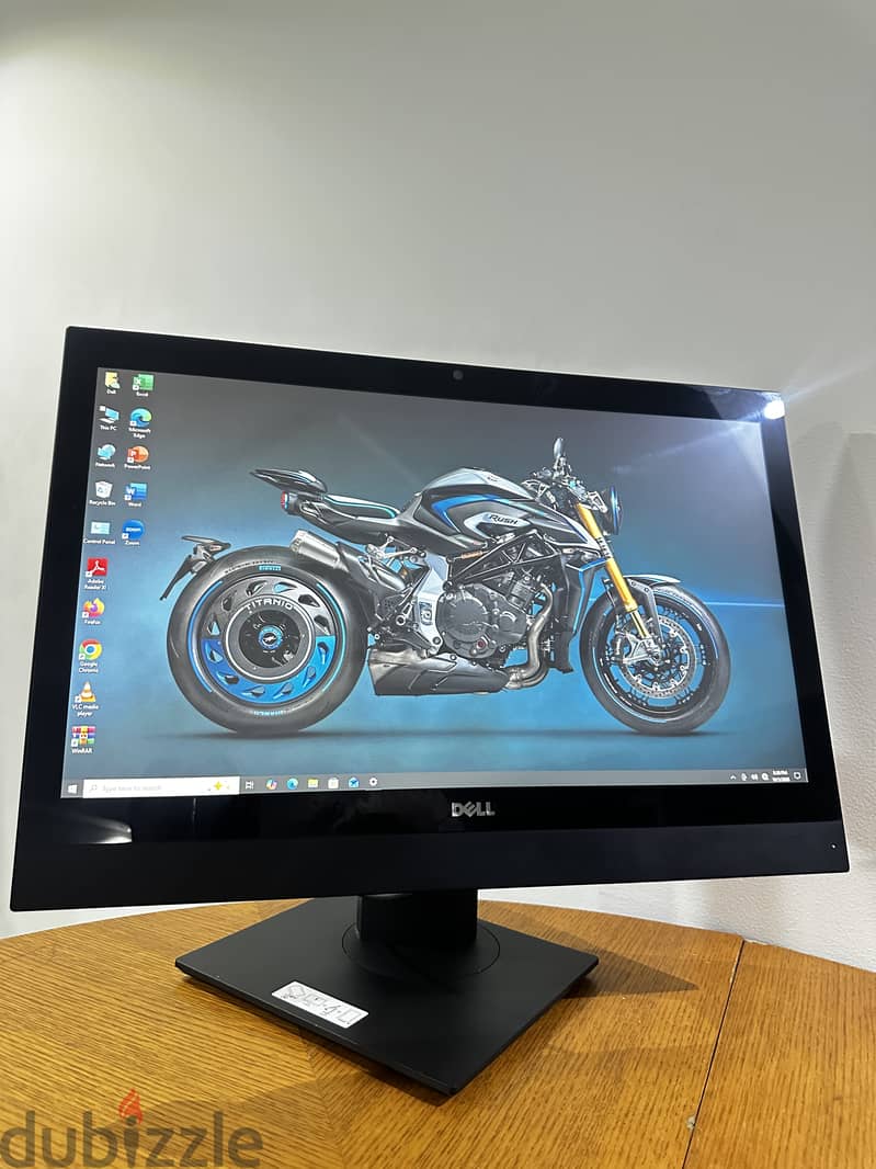 Dell all in one 24 inches Touch screen core i 7 6th gen 8gb ram. 2