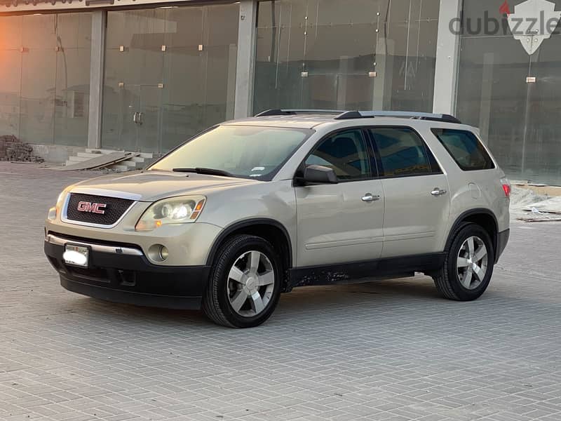 GMC Acadia 2011 Gold 1