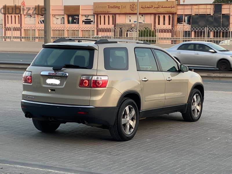 GMC Acadia 2011 Gold 6