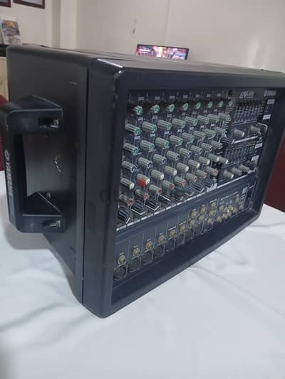 YAMAHA EMX88s Powerd Mixer