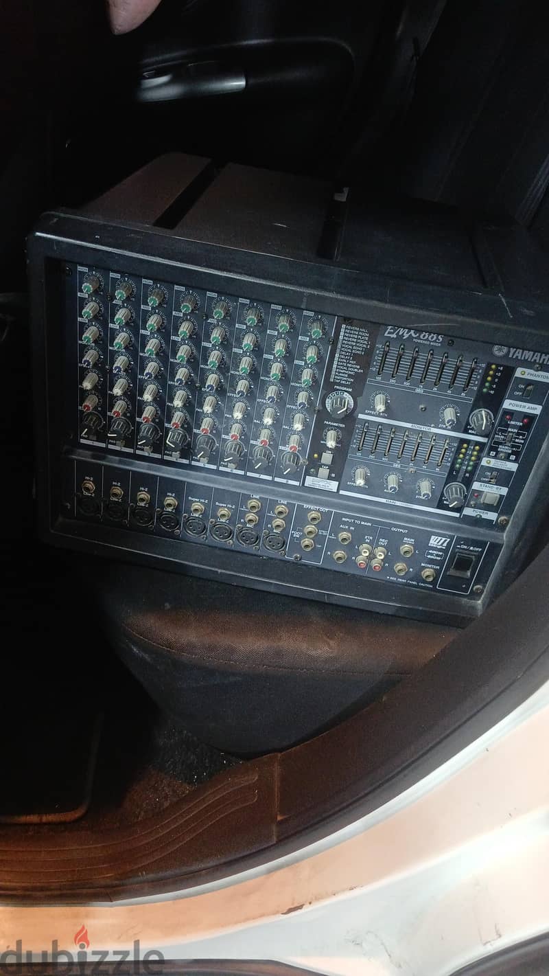 YAMAHA EMX88s Powerd Mixer 3