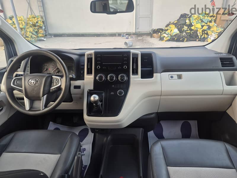 Toyota Hiace 2020 4