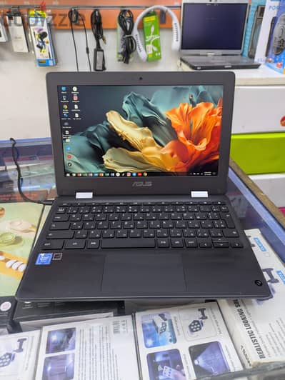 Asus Touch Screen Chromebook with Window 32GB SSD 4GB Ram