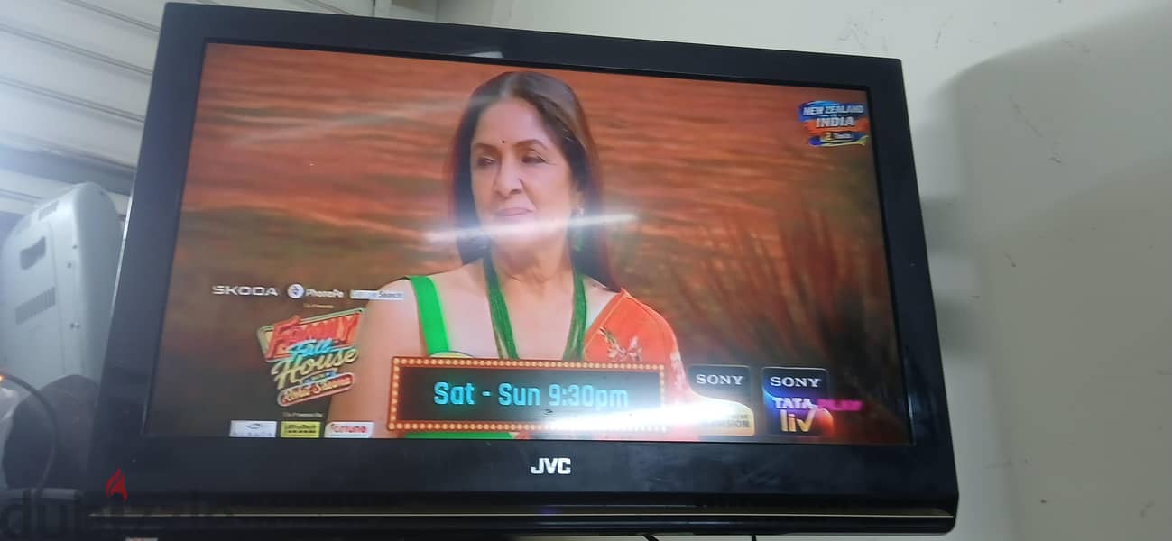 32INCH TV JVC 4