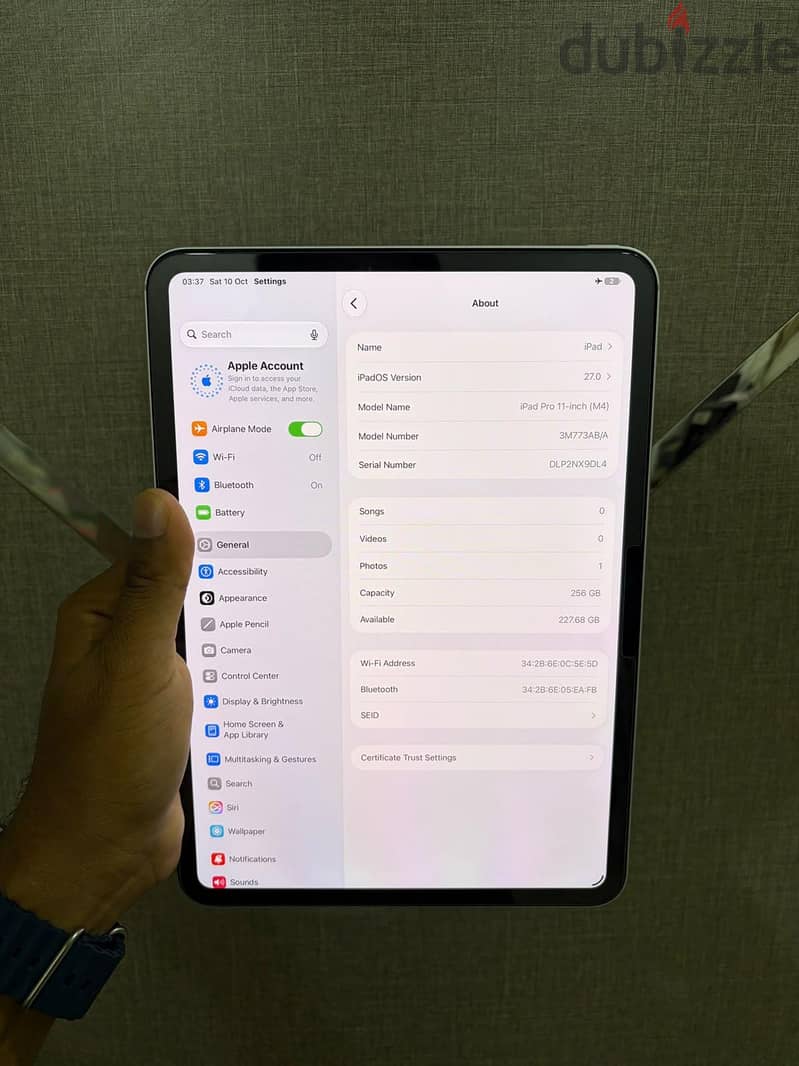 iPad Pro M4 256GB Wi-Fi – Like New! 1