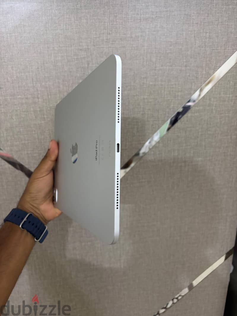 iPad Pro M4 256GB Wi-Fi – Like New! 5