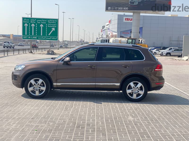 Volkswagen Touareg 2014 Brown 2