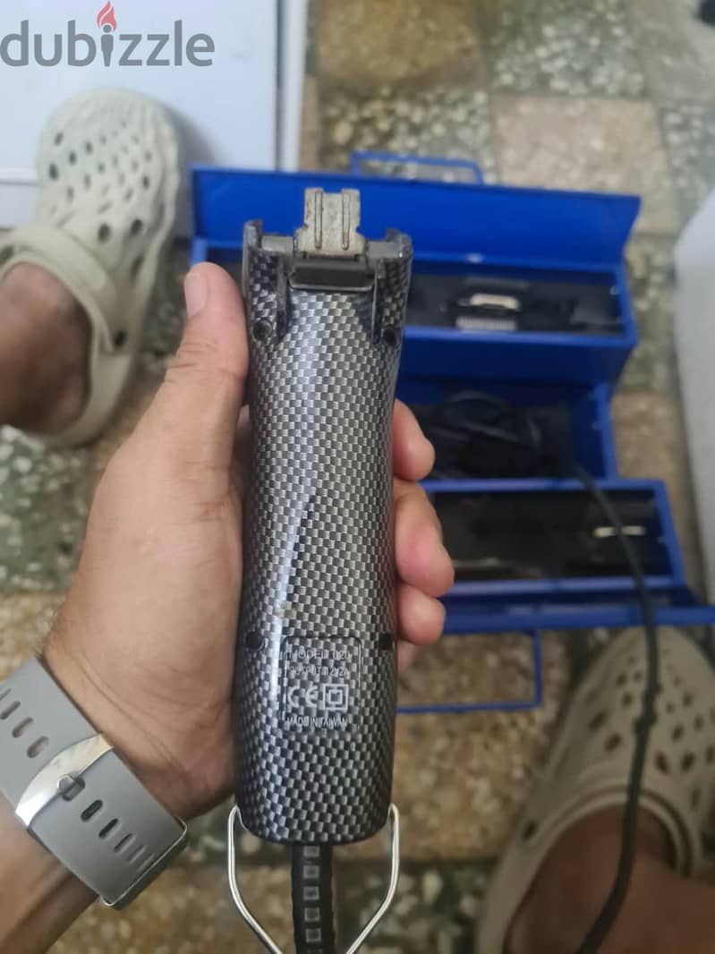 Grooming machine 1