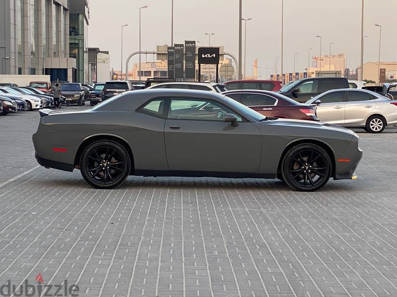 Dodge Challenger SXT 2018 Grey 3