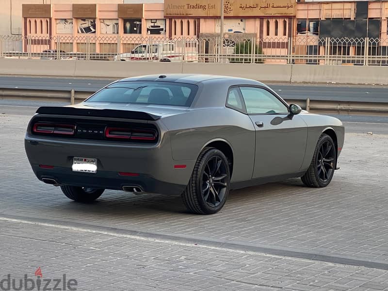 Dodge Challenger SXT 2018 Grey 6