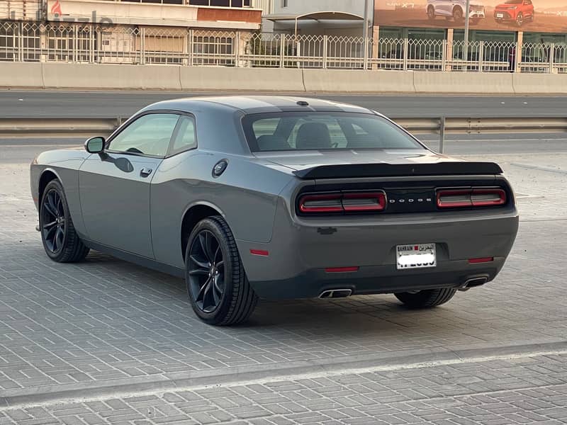 Dodge Challenger SXT 2018 Grey 7
