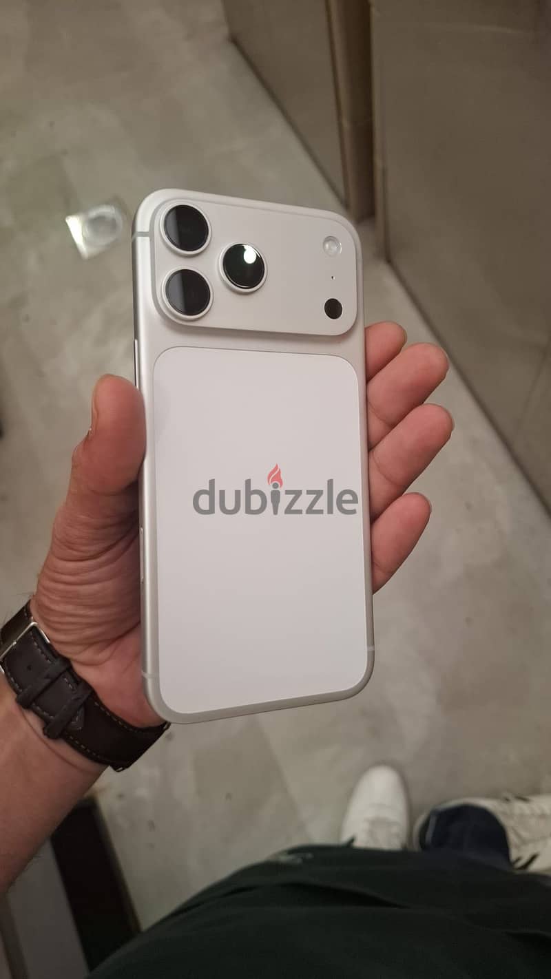 Apple - iPhone 17 Pro Max 1