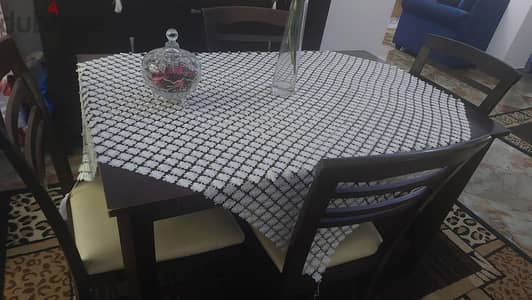 table + 4 chairs