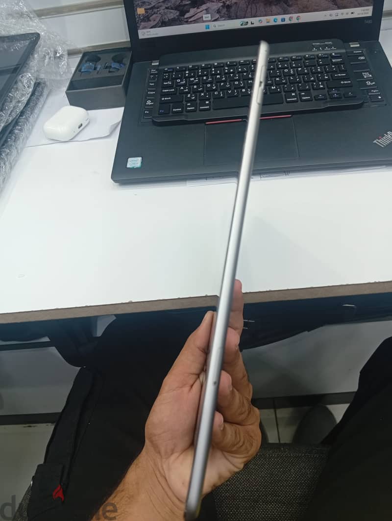 iPad Air 2 16GB - Clean Condition 2