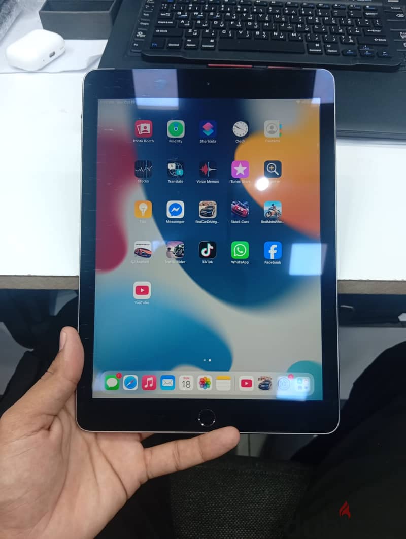 iPad Air 2 16GB - Clean Condition 4
