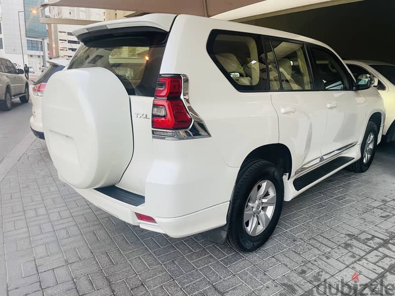Toyota Prado 2019 model . 3