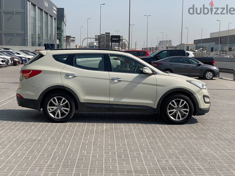 Hyundai Santa Fe 2014 Beige 3
