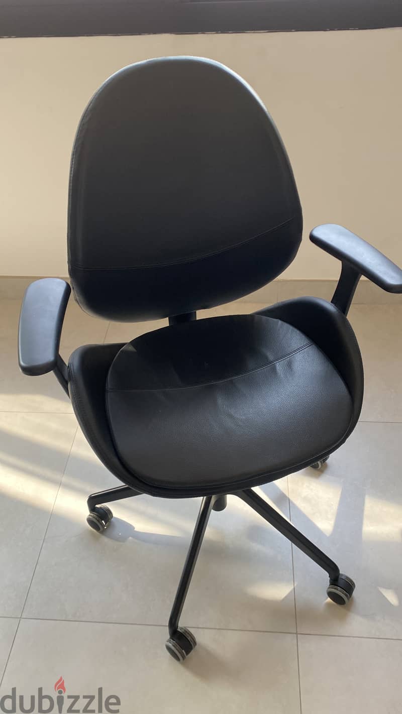 Adjustable desk table and desk chair 1