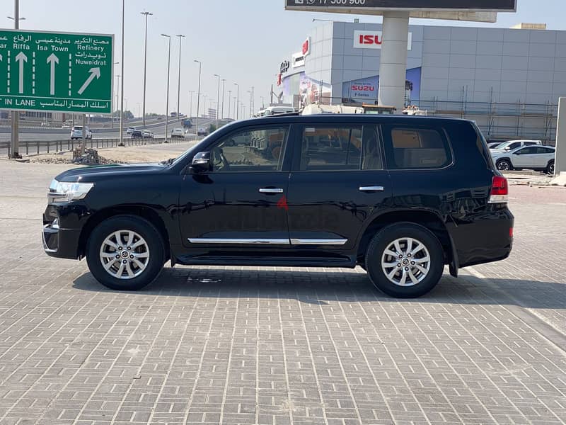Toyota Land Cruiser GXR 2018 BlacK 3