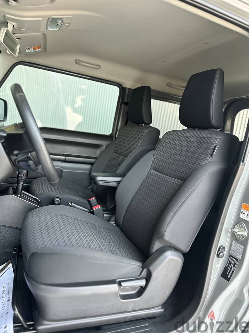 SUZUKI JIMNY 2025 GREY 8