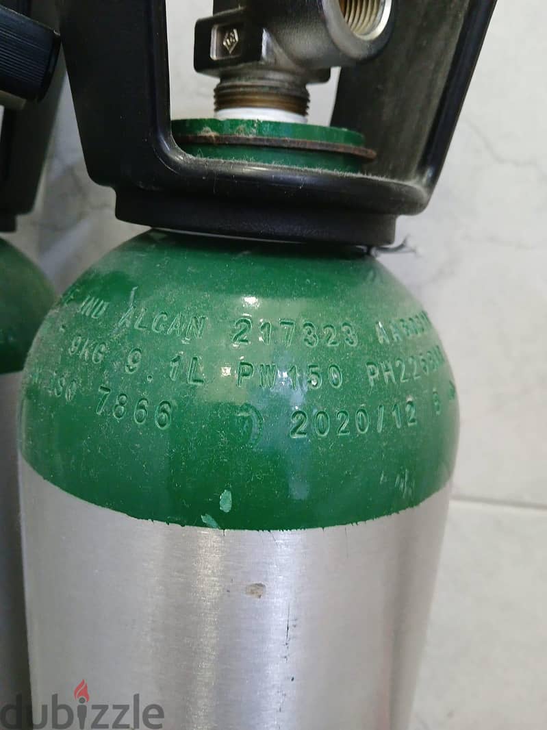 Two 2x10L medical oxygen tanks with attachments (empty tanks) 2