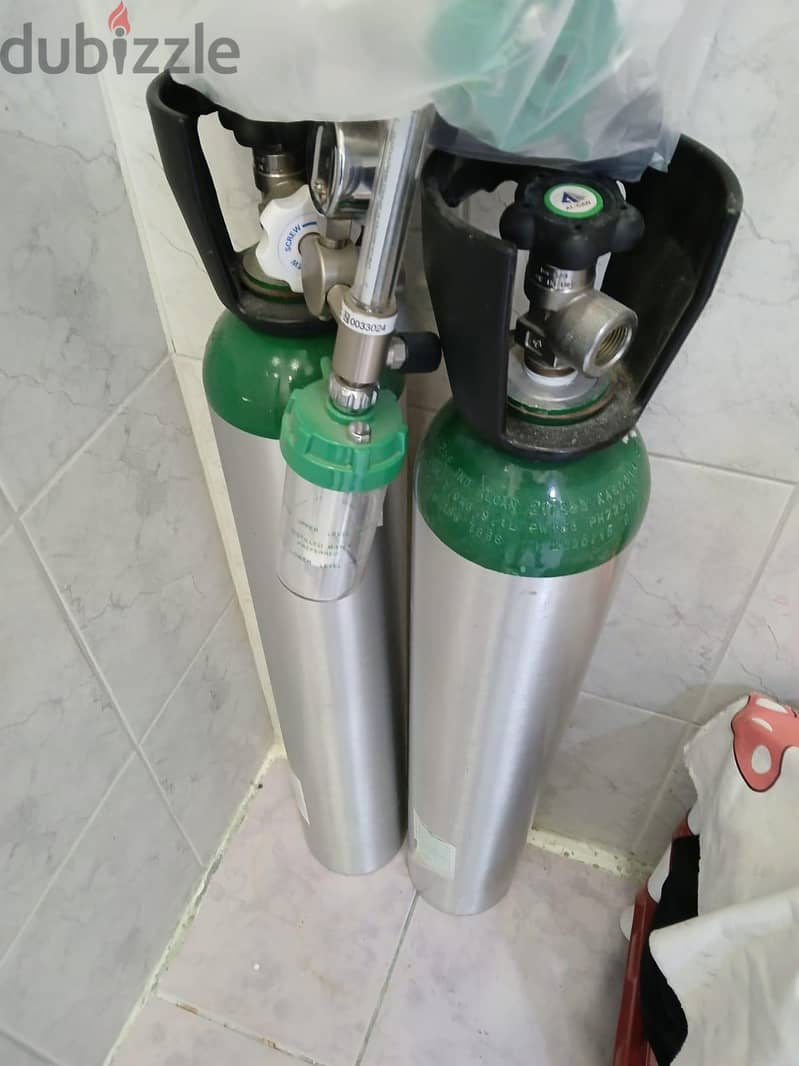 Two 2x10L medical oxygen tanks with attachments (empty tanks) 1
