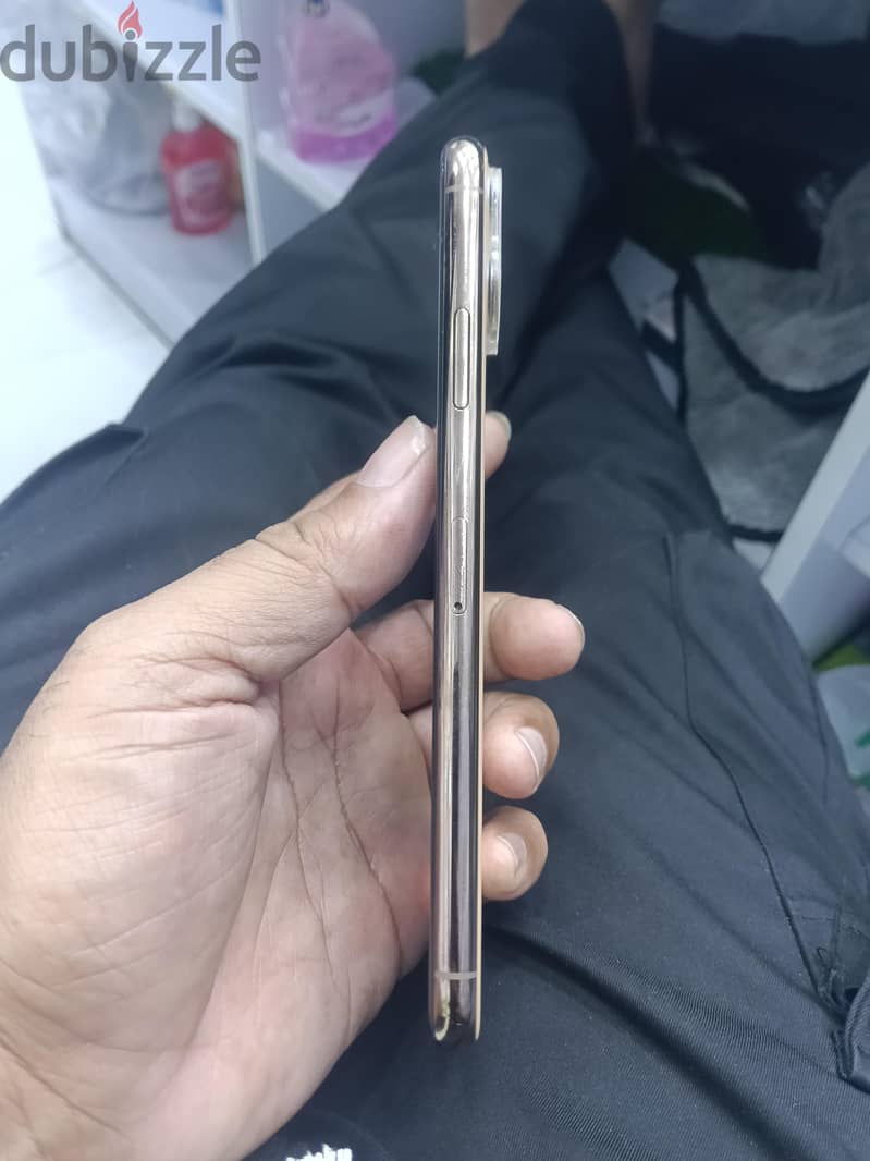 Apple - iPhone 11 Pro Max 1