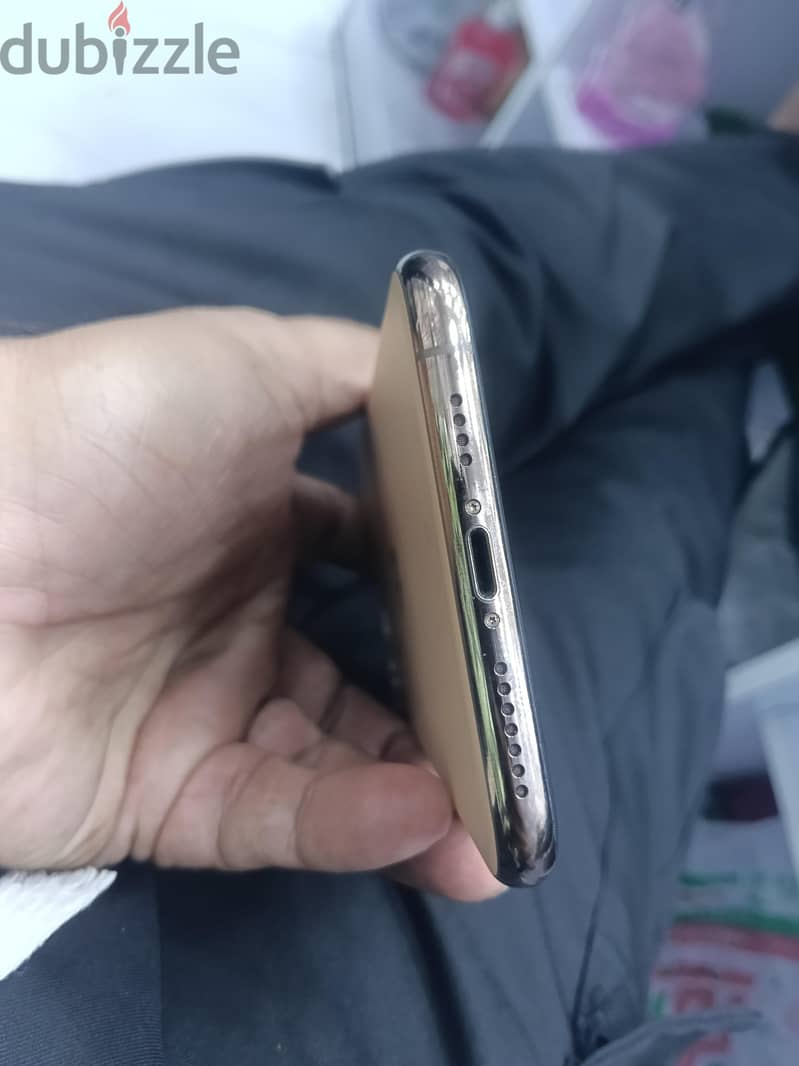 Apple - iPhone 11 Pro Max 2