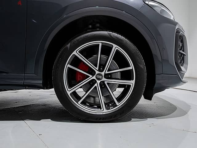 Audi Q5 2025 TFSI 150 KW S Tron 4