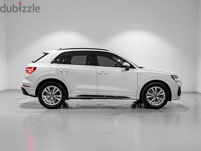 Audi Q3 2022 S Line 40TFSI 180HP 3