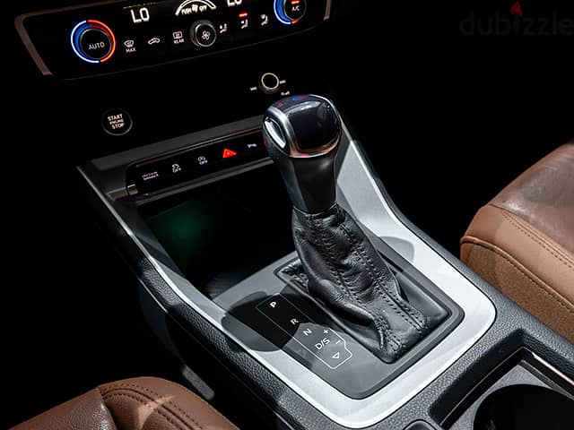 Audi Q3 2022 S Line 40TFSI 180HP 9