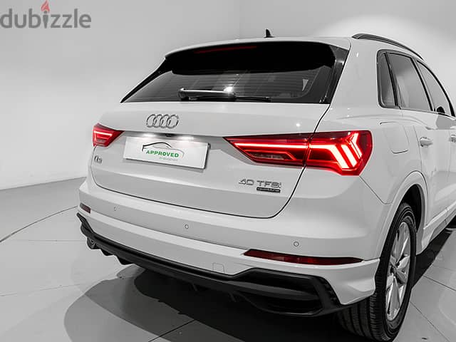 Audi Q3 2022 S Line 40TFSI 180HP 12