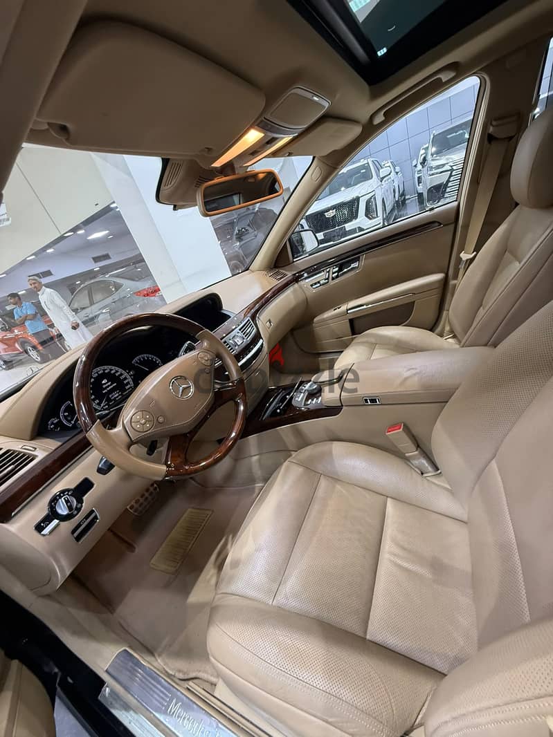 Mercedes-Benz S-500 / 2012 Black 4