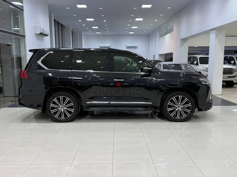 Lexus LX 570 S 2018 Black 2