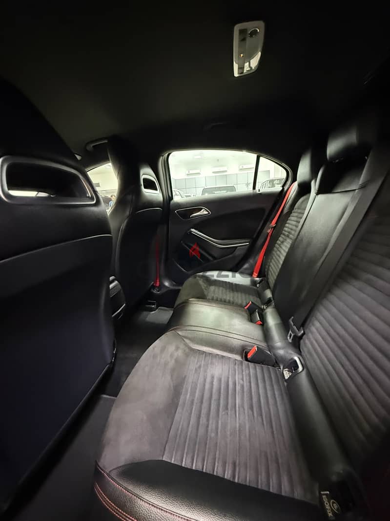 Mercedes-Benz A 250 2014 Black 5
