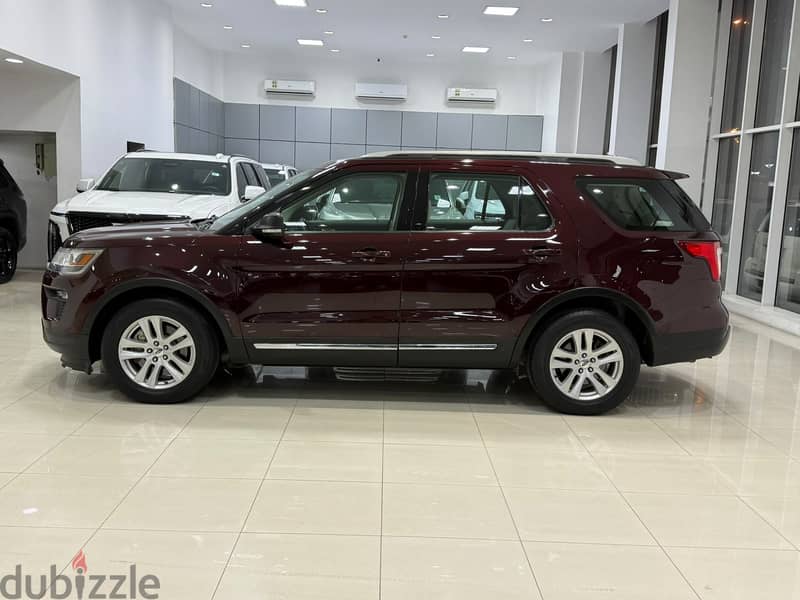 Ford Explorer XLT 2019 Maroon 3